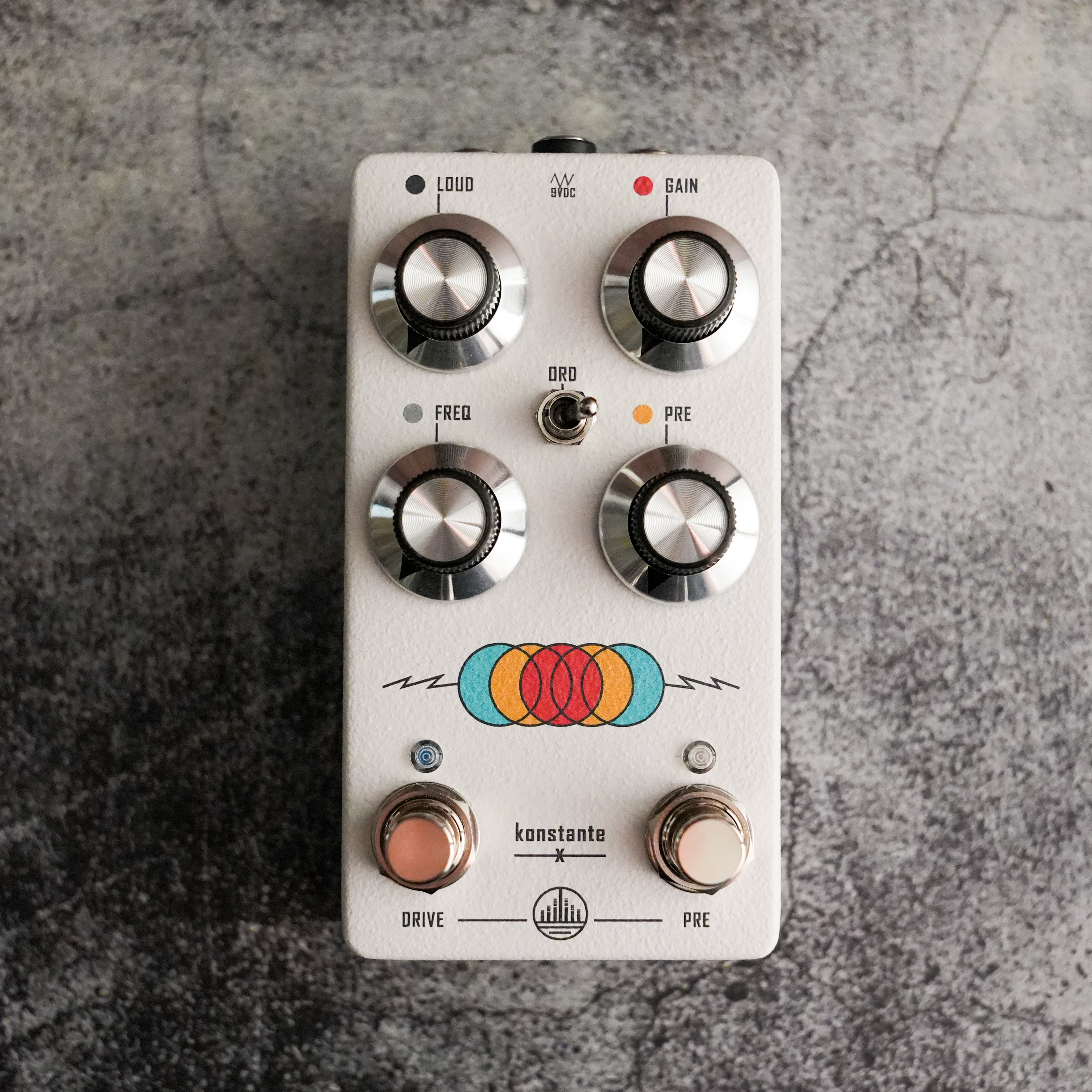 Konstante - Videotape White Finish